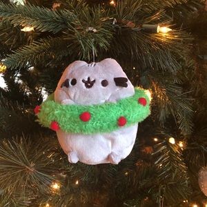 Christmas Wreath Pusheen Plush